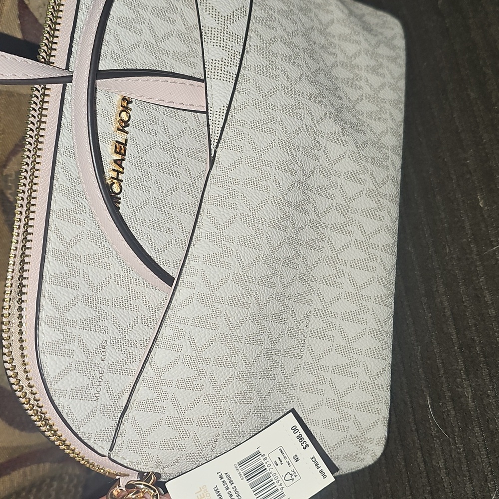 Mk crossbody - Picture 3 of 3